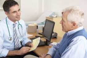 Cita con el médico para la osteocondrosis cervical.
